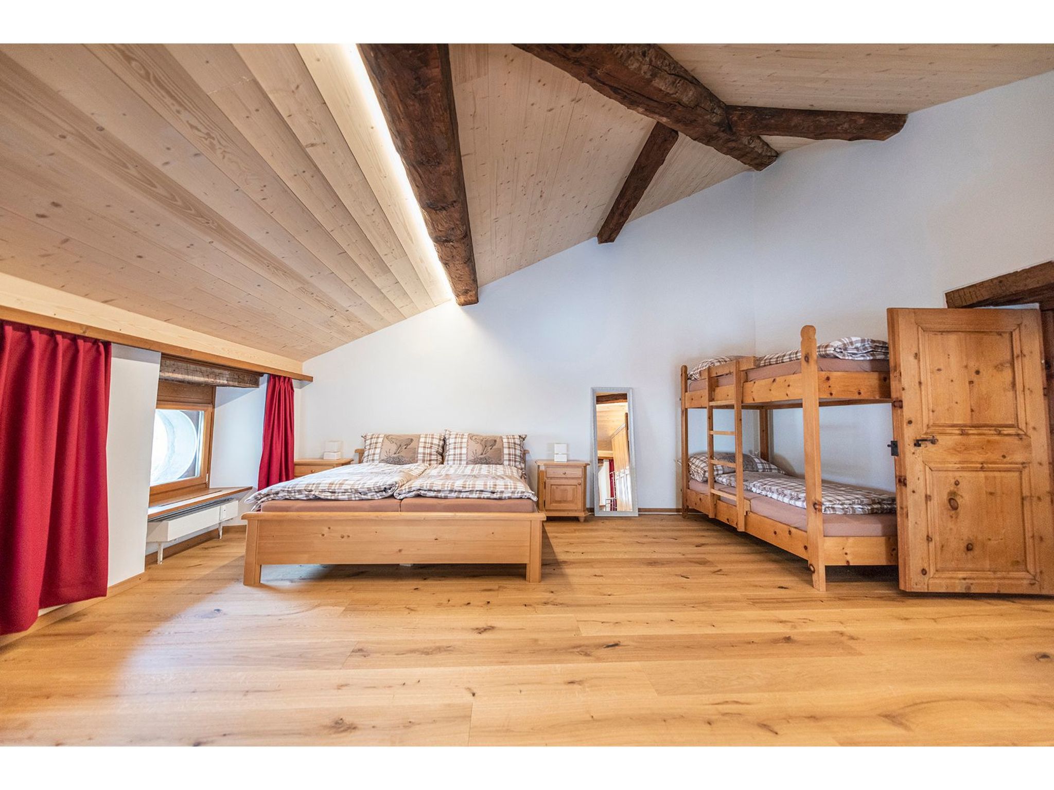 Appartement Wohnung von Schorsch, (Splügen), – Chambre, photo 9 sur 14
