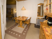 Rustiek appartement met sauna en bergzicht in Splügen - thumbnail 6