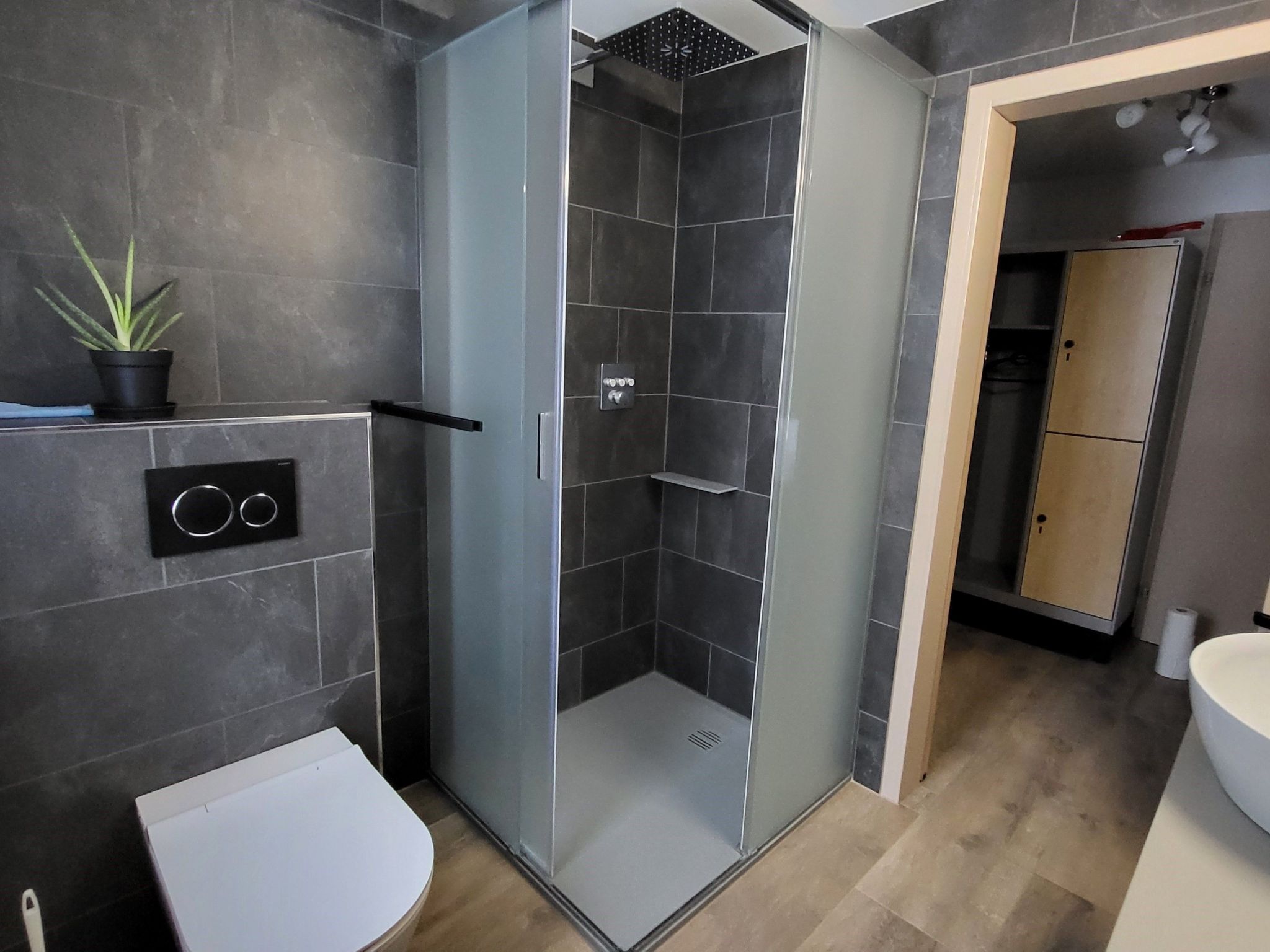 Appartement Engadinella, (Splügen), – Salle de bains, photo 8 sur 12