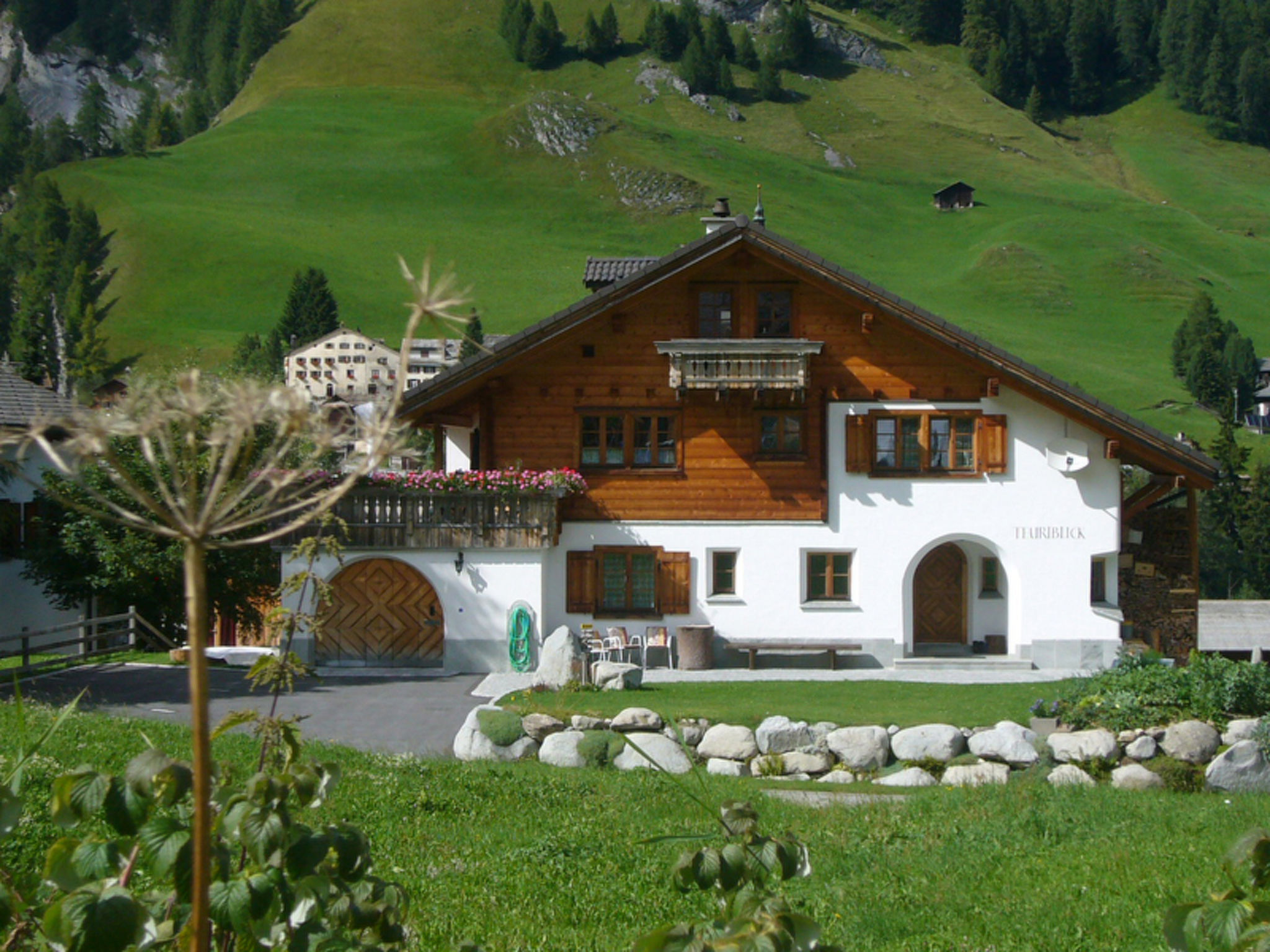 Ferienwohnungen Teuriblick A&B, (Splügen),