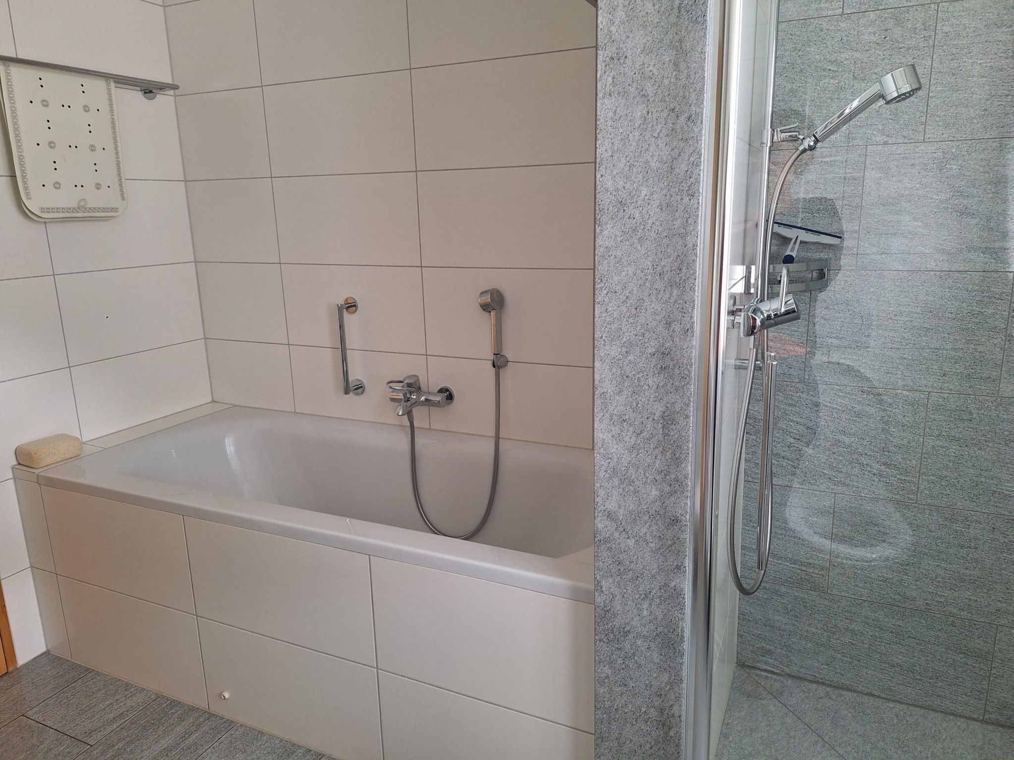 Appartement Mengelt, (Splügen), – Salle de bains, photo 11 sur 16