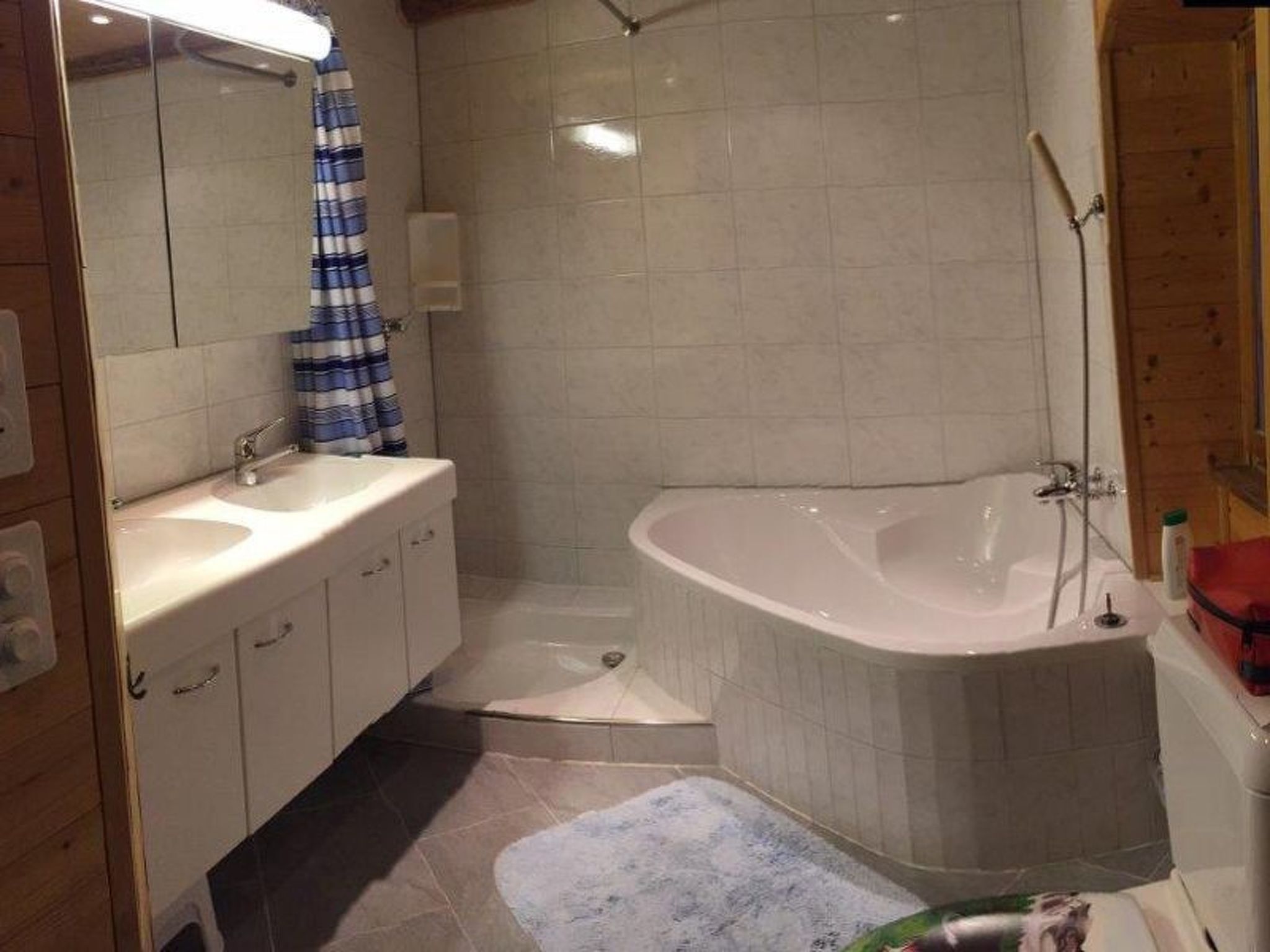 Appartement Wohnung Etter Albertinihaus, (Splügen), – Salle de bains, photo 10 sur 10