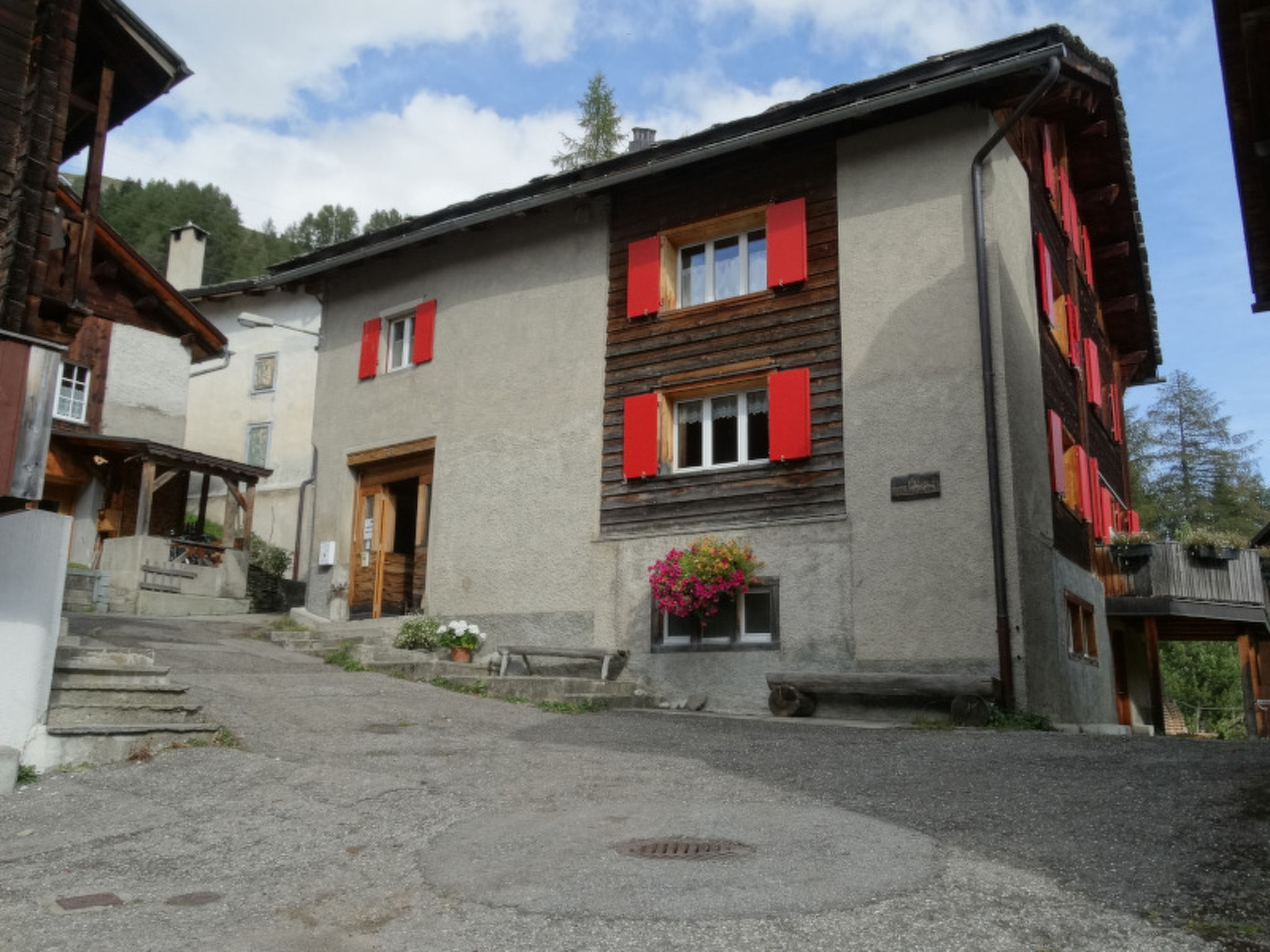 Ferienwohnungen Jörihus A&B, (Medels). - Buiten