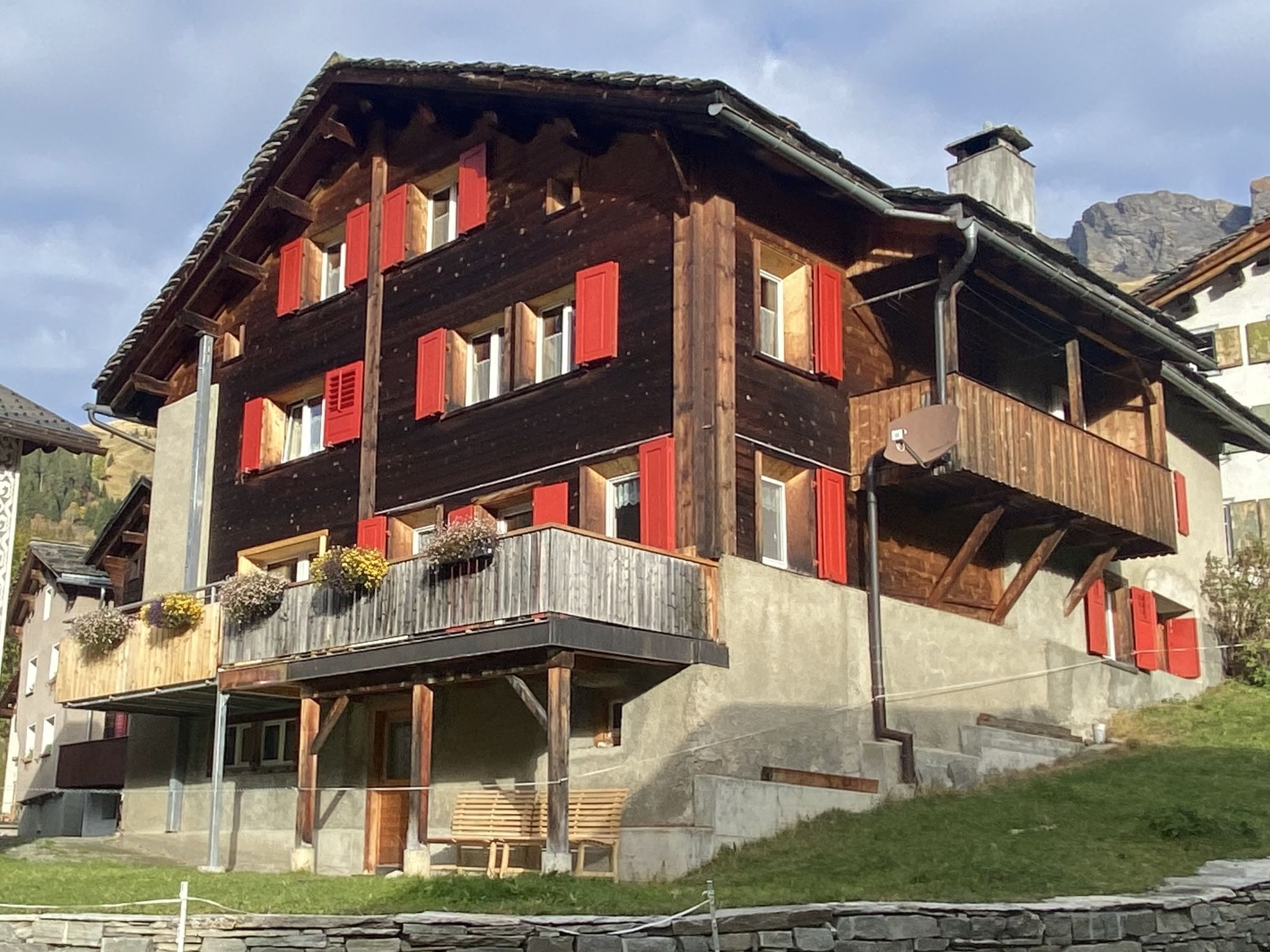 Ferienwohnungen Jörihus A&B, (Medels).