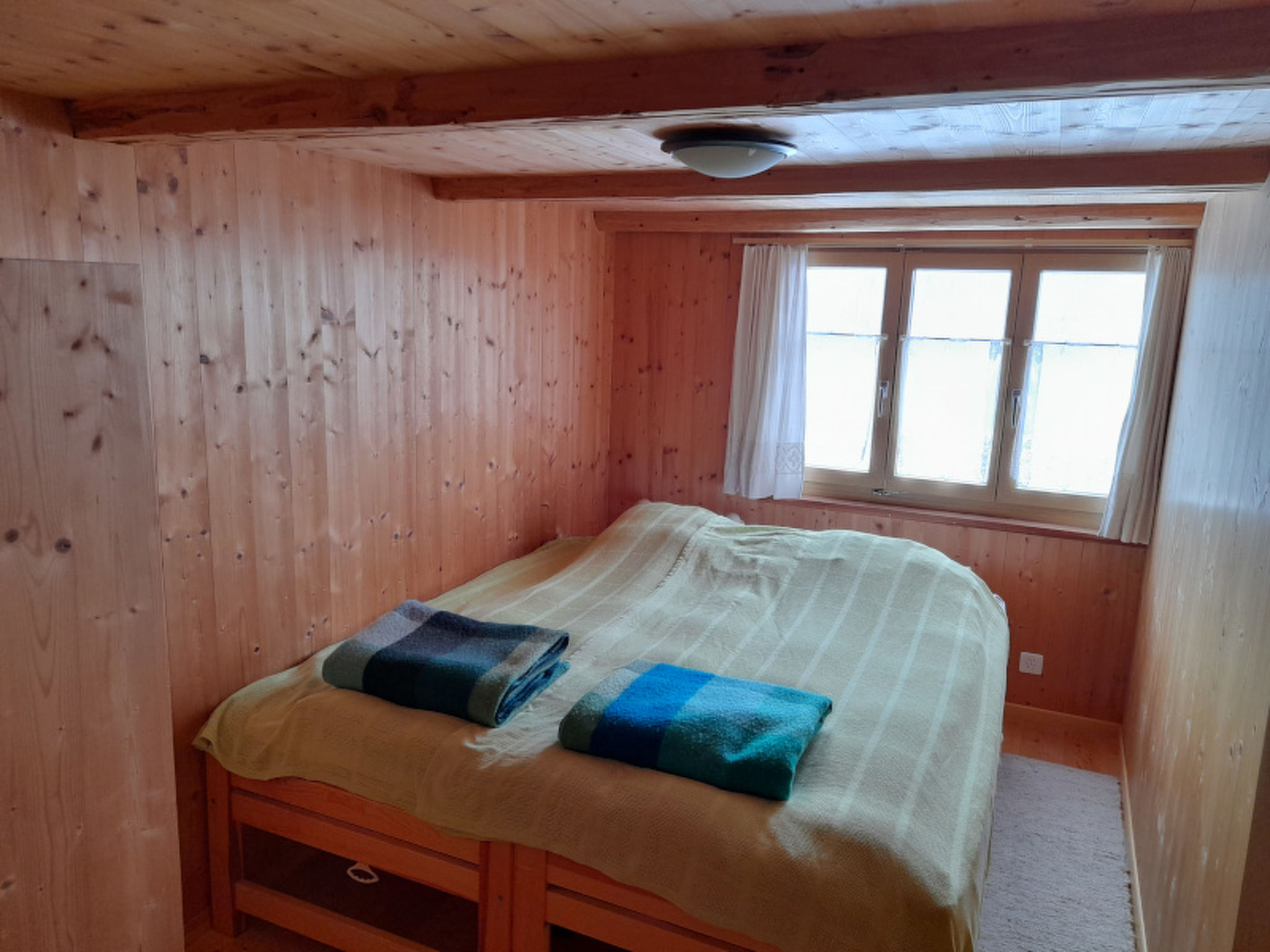 Ferienwohnungen Jörihus A&B, (Medels). - Binnen