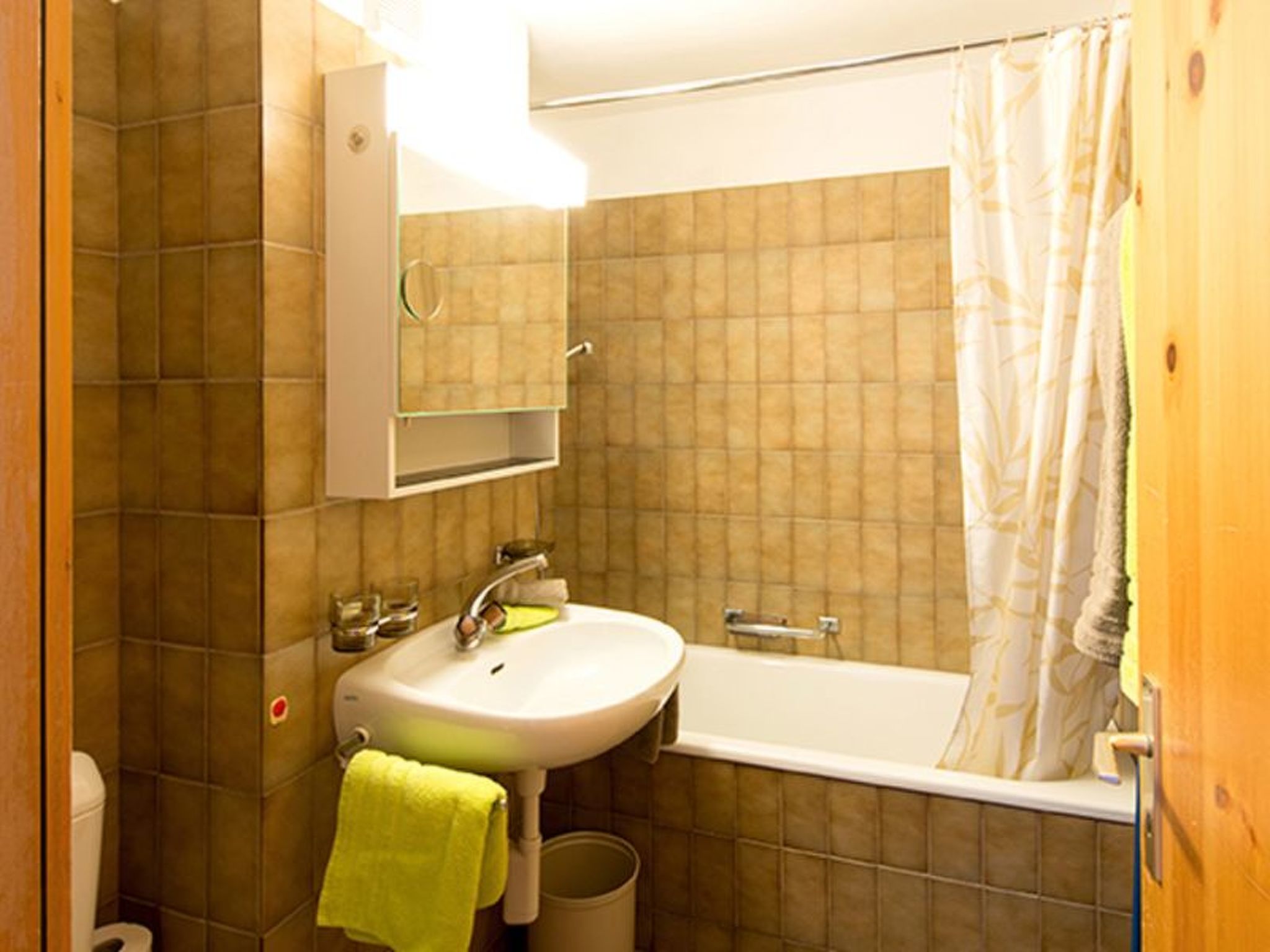 Appartement Ferienhaus Muntschi, (Andeer), – Salle de bains, photo 13 sur 37