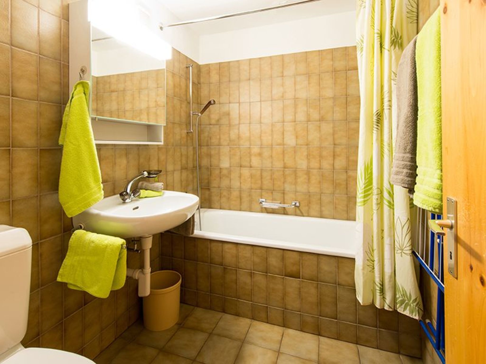 Appartement Ferienhaus Muntschi, (Andeer), – Salle de bains, photo 9 sur 32