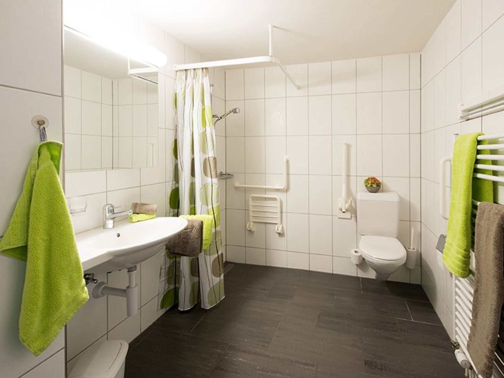 Appartement Ferienhaus Muntschi, (Andeer), – Salle de bains, photo 13 sur 39