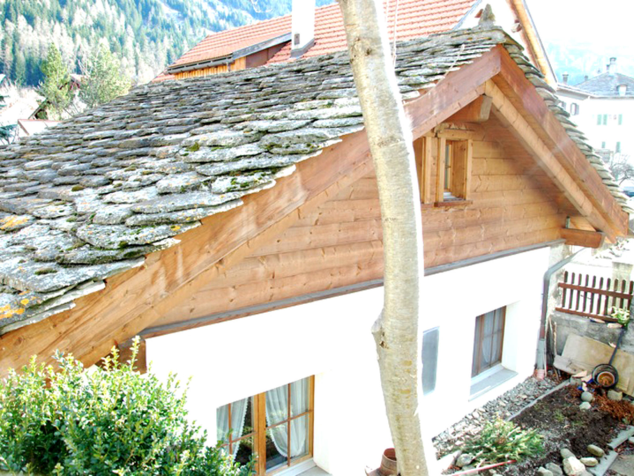 Haus Fravgia veglia, (Andeer). - Buiten