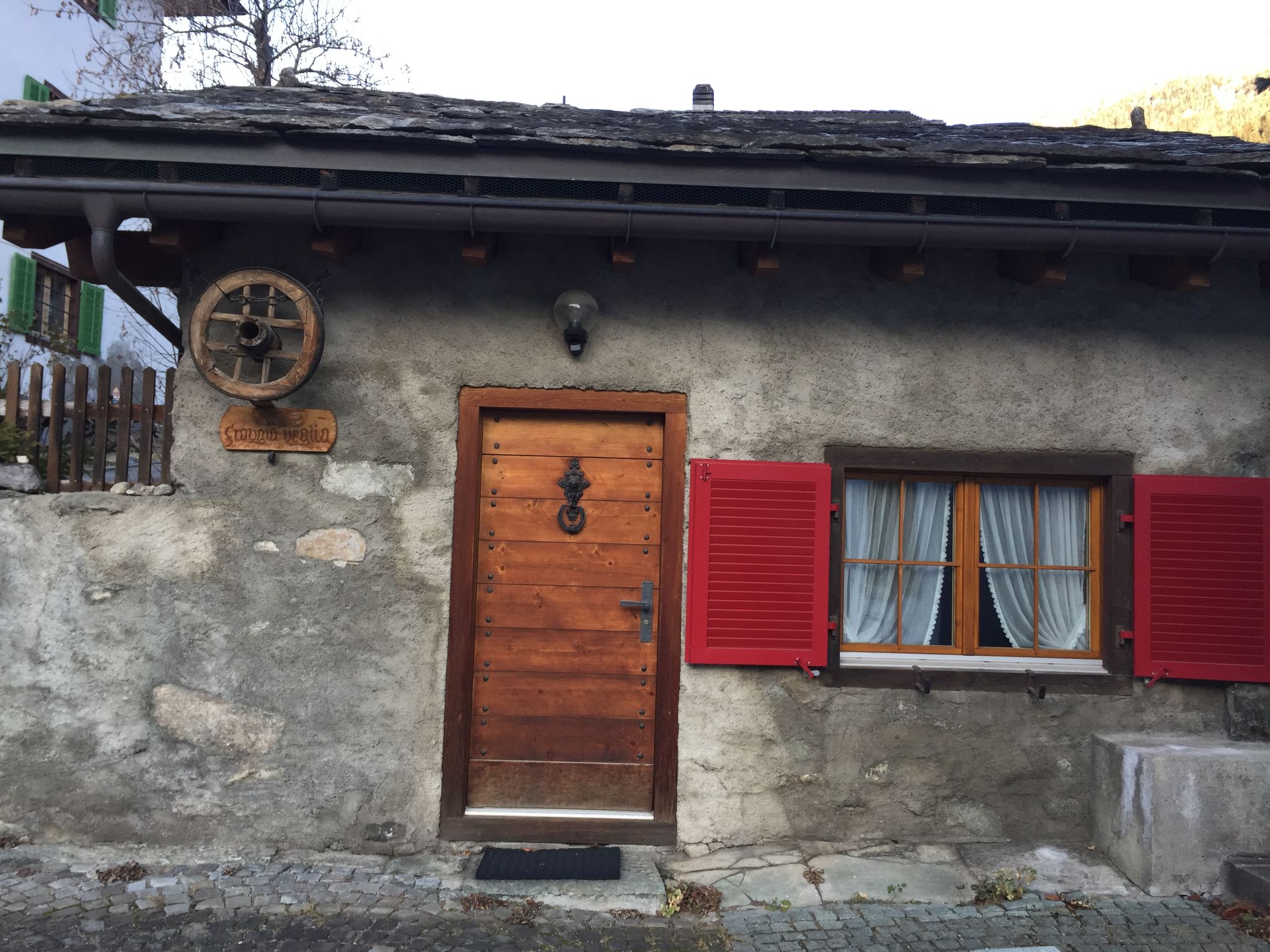 Haus Fravgia veglia, (Andeer). - Buiten