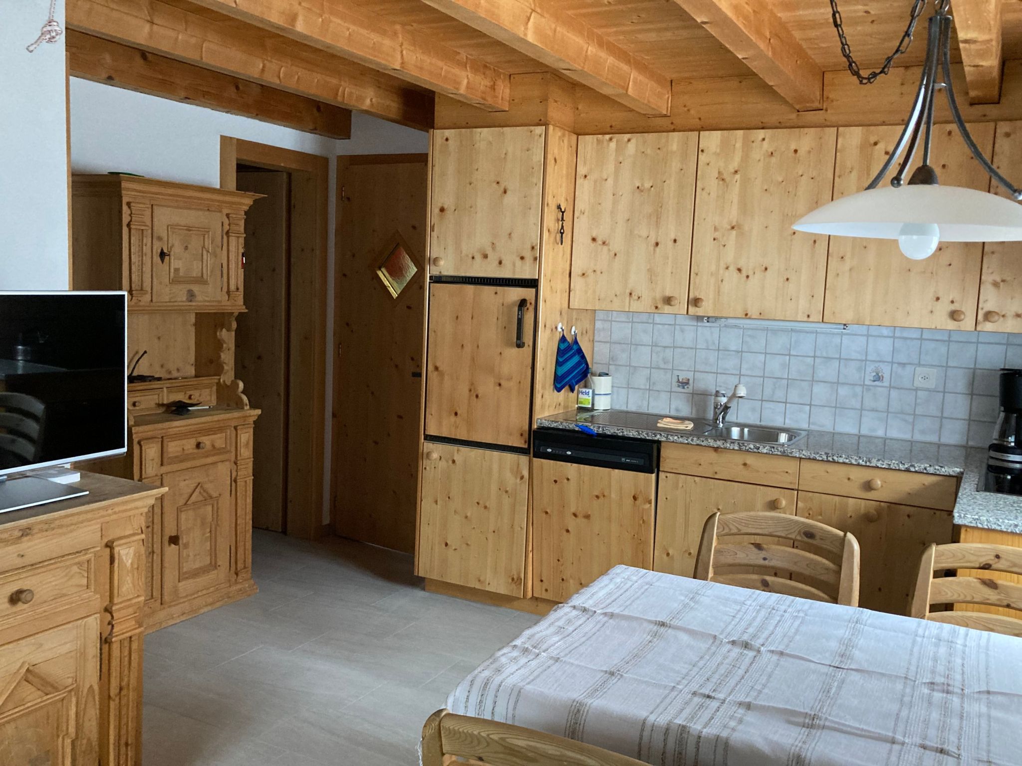 Appartement Haus Fravgia veglia, (Andeer), – Cuisine et coin repas, photo 11 sur 18