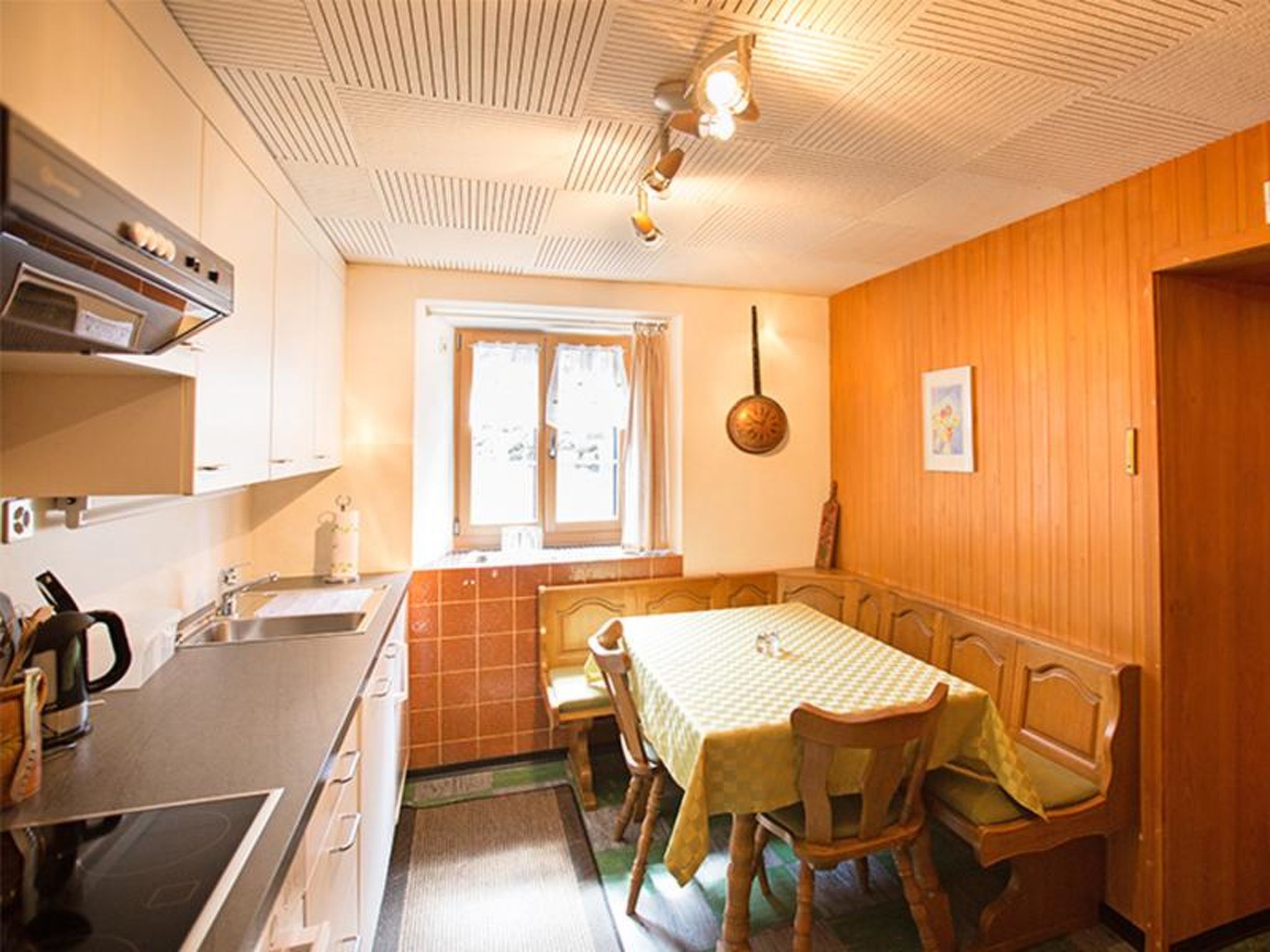 Tgesa Munts 2 EG Appartement/Fewo, Dusche oder Bad, WC, 3 Schlafräume - Image-tags.info