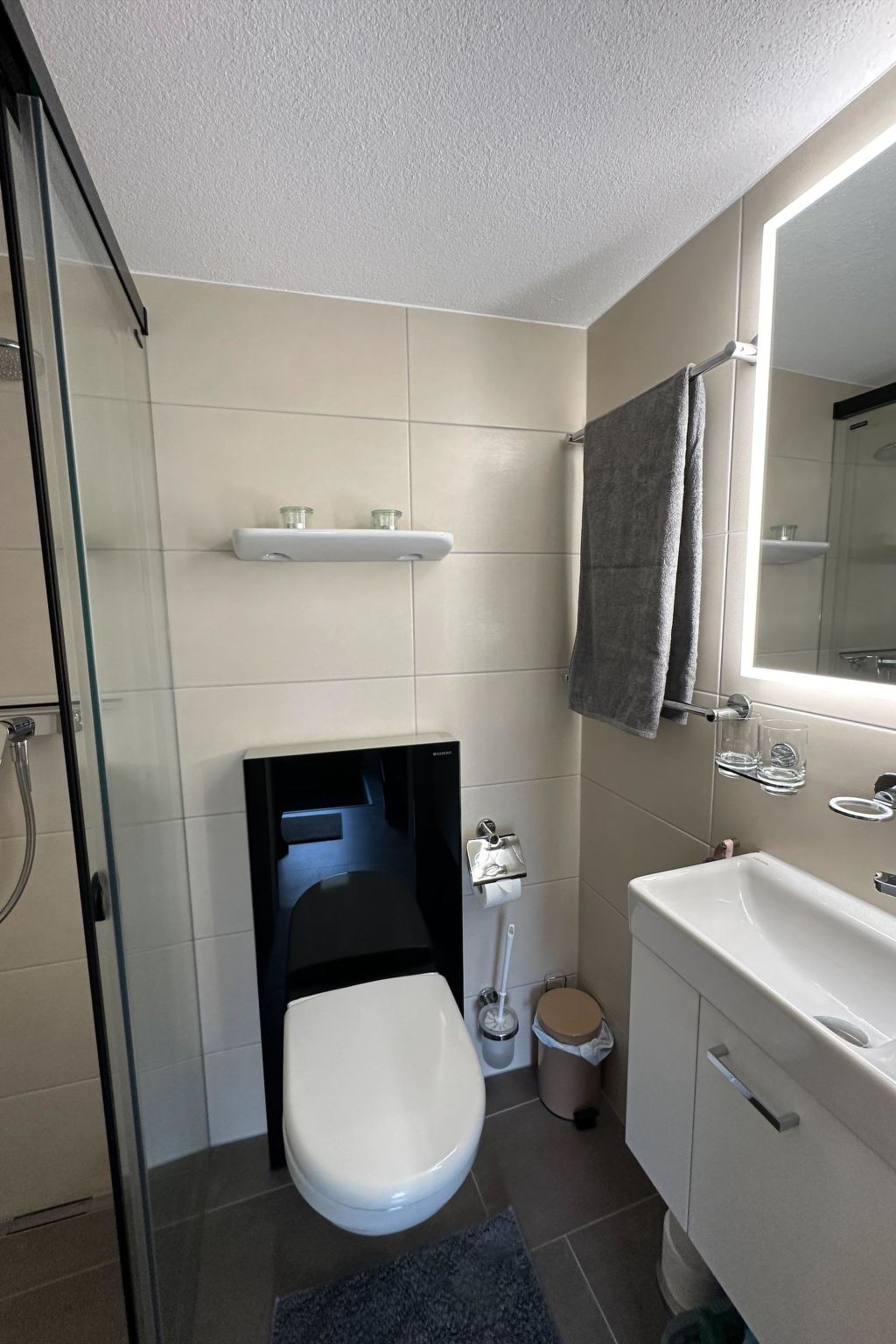 Jonnys Paradisli Appartement/Fewo, Dusche und Bad, WC, 1 Schlafraum - Image-tags.info