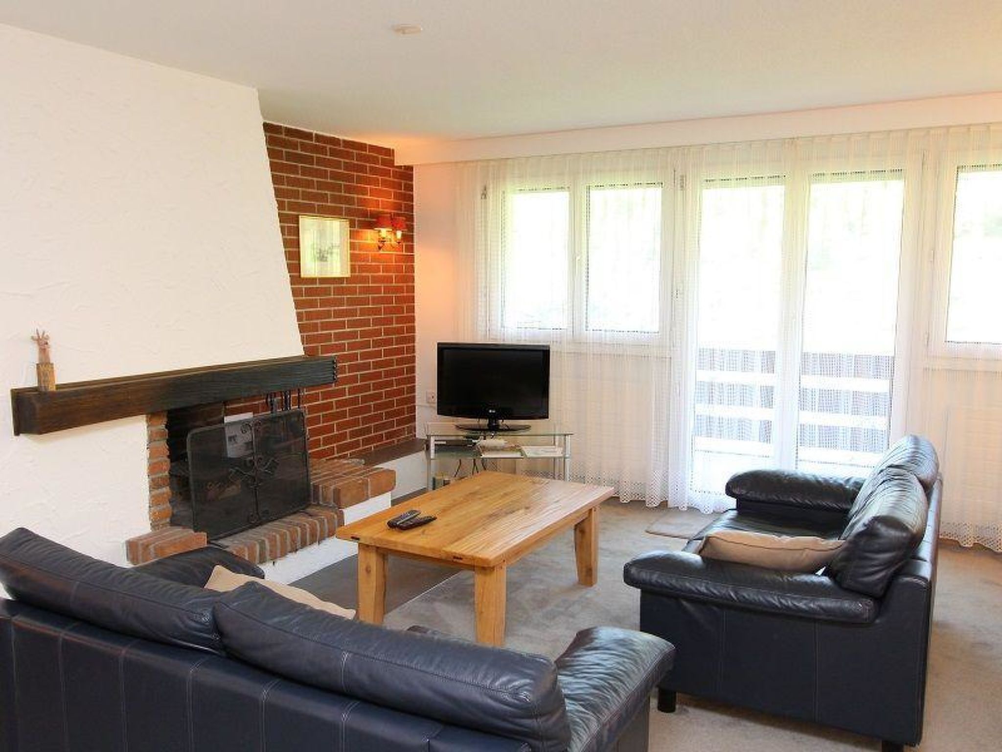 Las Vals E14 2.5 Zimmerwohnung - 4 Betten - Binnen