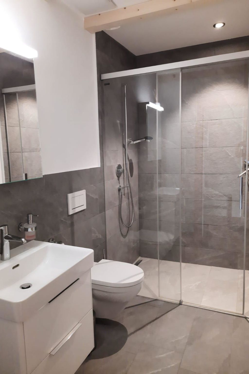 Badogna Appartement/Fewo, Dusche, WC, 1 Schlafraum 2 Zimmerwohnung - 4 Betten - Image-tags.info