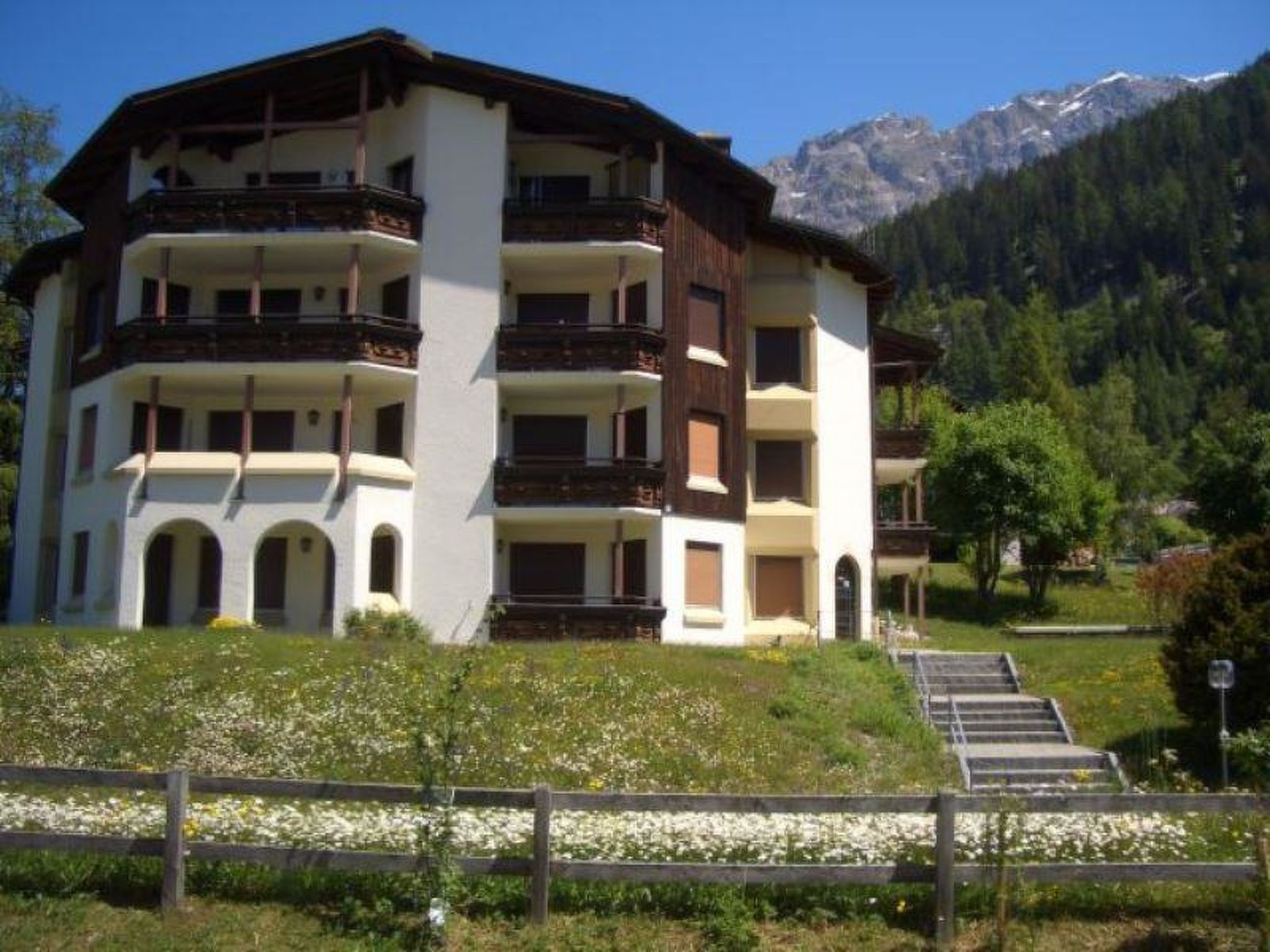 Casa Surselva Whg Bilger Appartement/Fewo, Bad, WC, 2 Schlafräume — view 1 of 9