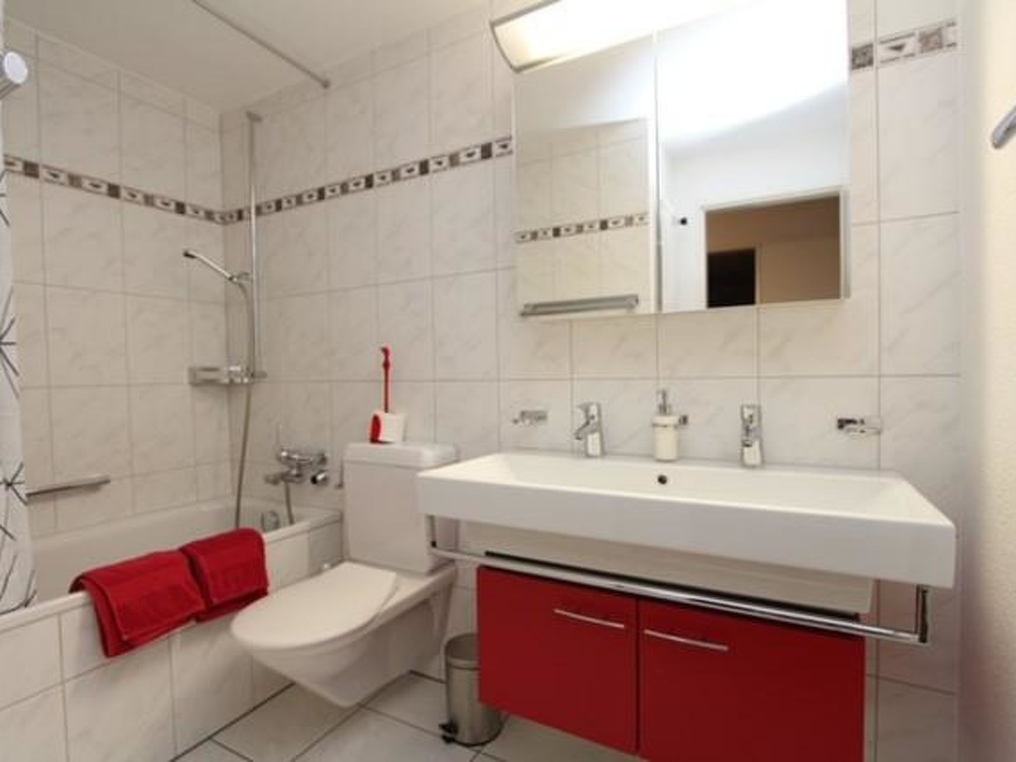 Tgesa La Niva 11 Appartement/Fewo, Bad, WC, 2 Schlafräume - Image-tags.info