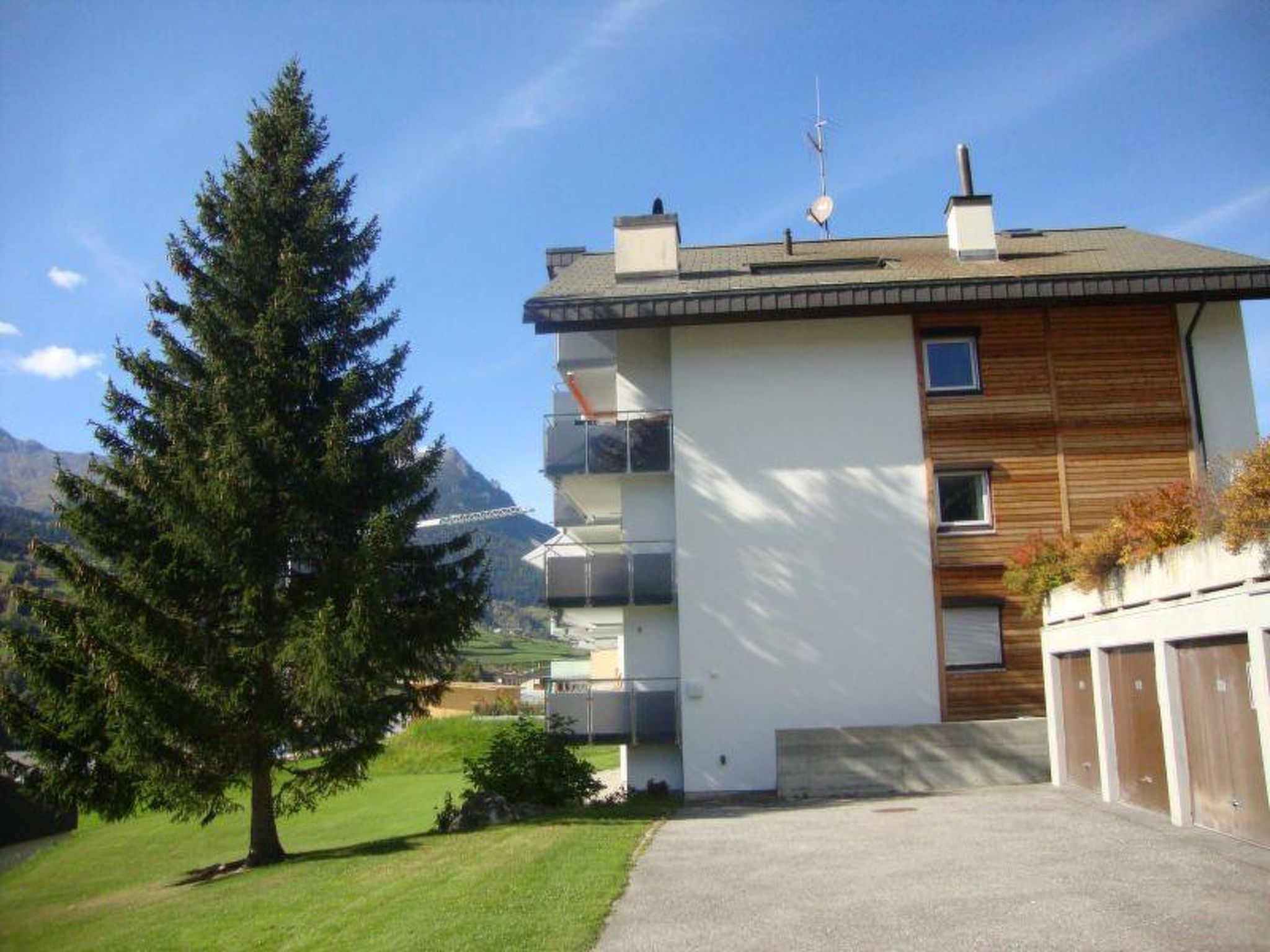 Tgesa La Niva 11 Appartement/Fewo, Bad, WC, 2 Schlafräume - Image 4