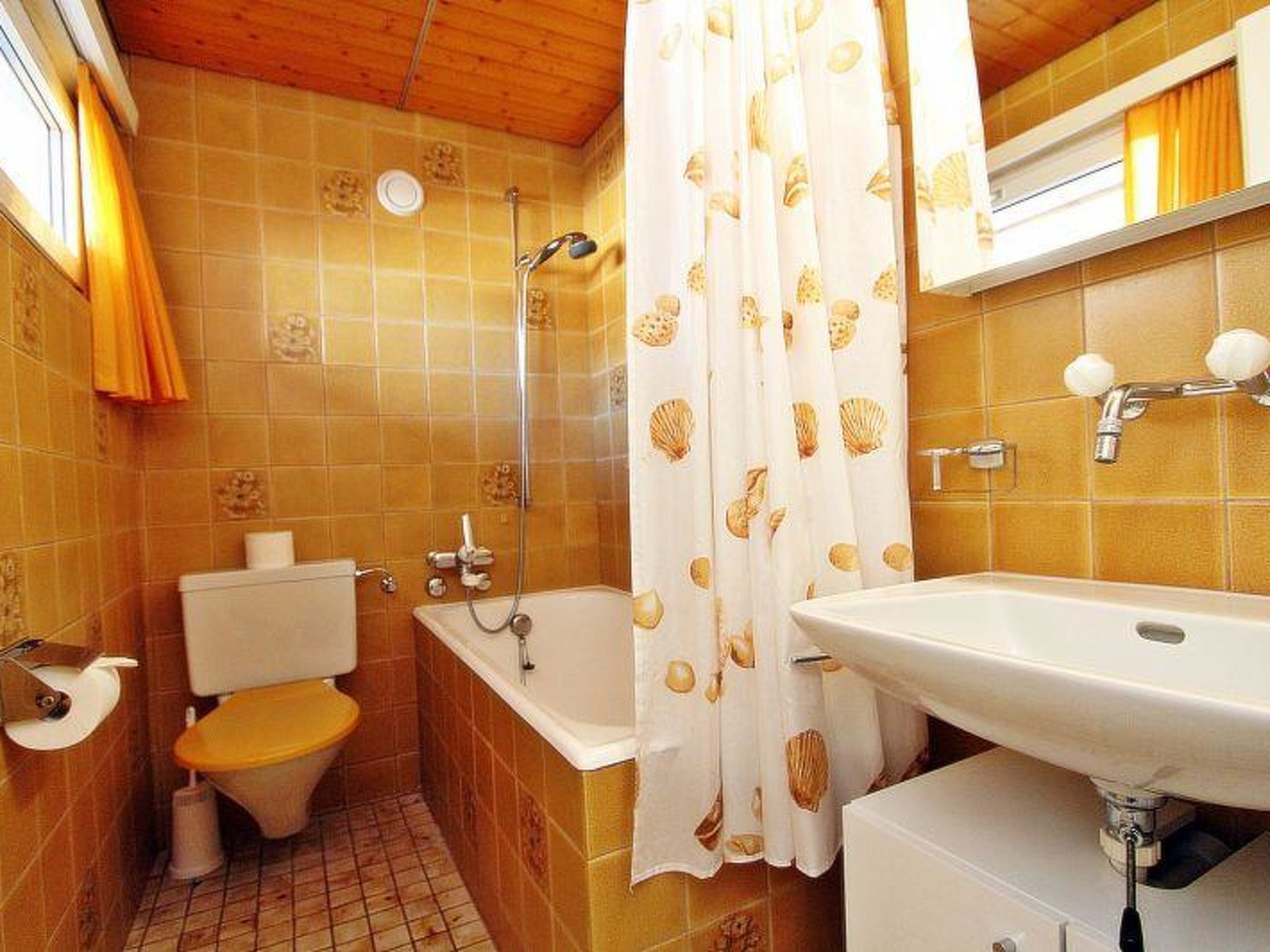 Tgesa Sunnmatt Nr. 13 Appartement/Fewo, Bad, WC, 1 Schlafraum - Image-tags.info