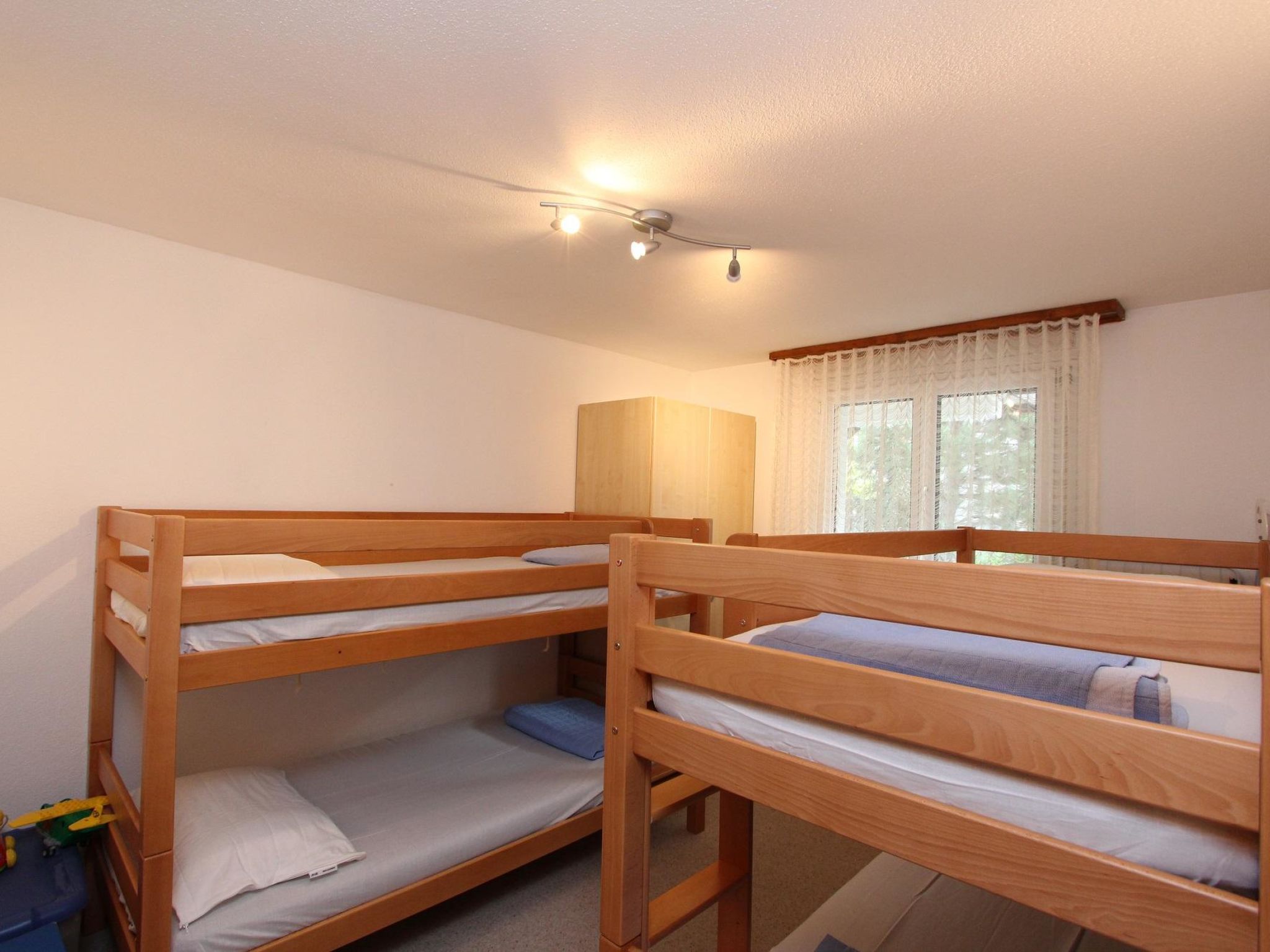 Las Vals A2 Appartement/Fewo, Bad, WC, 2 Schlafräume 3 Zimmerwohnung - 4 Betten - Image-tags.info
