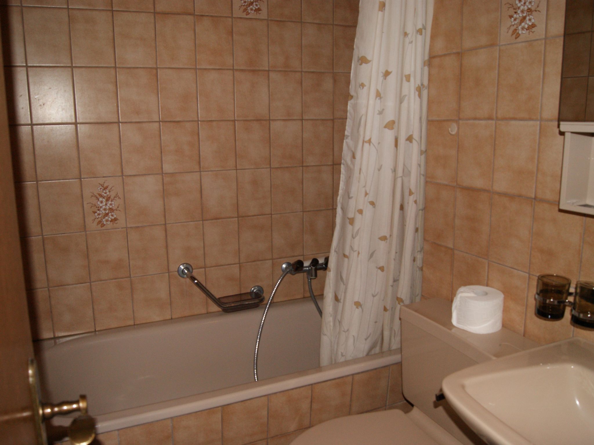 Cadras 23 Appartement/Fewo, Bad, WC, 1 Schlafraum 2 Zimmerwohnung - 4 Betten - Image-tags.info