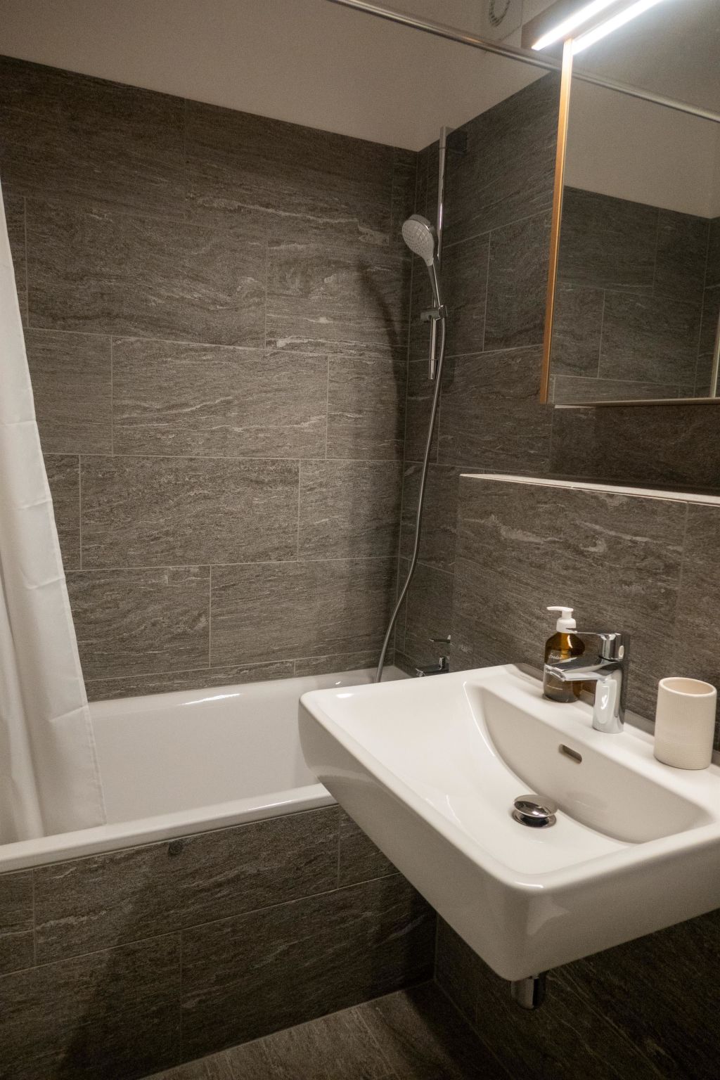 Porta Neff Appartement/Fewo, Bad, WC, 2 Schlafräume - Image-tags.info