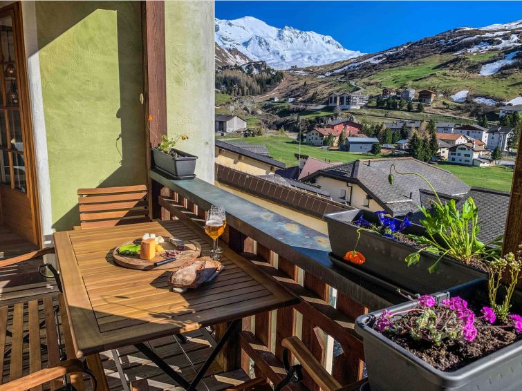 4-persoons appartement in Bivio direct aan de piste in Bivio