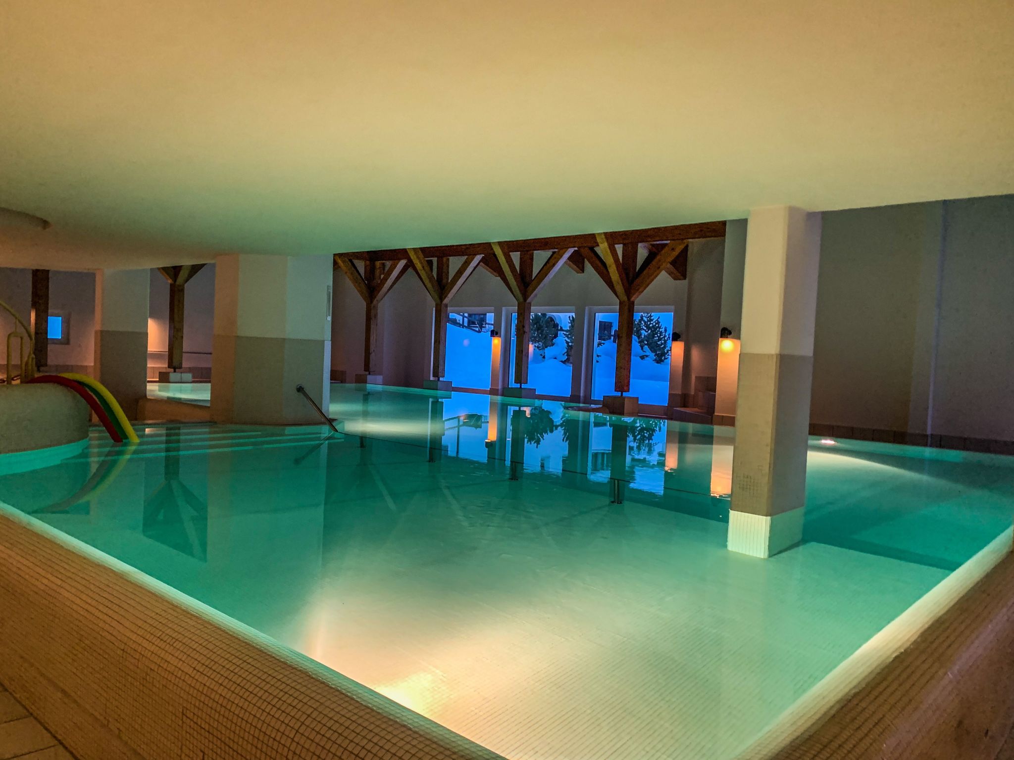 Mit Blick in die Berge-Image-tags.info