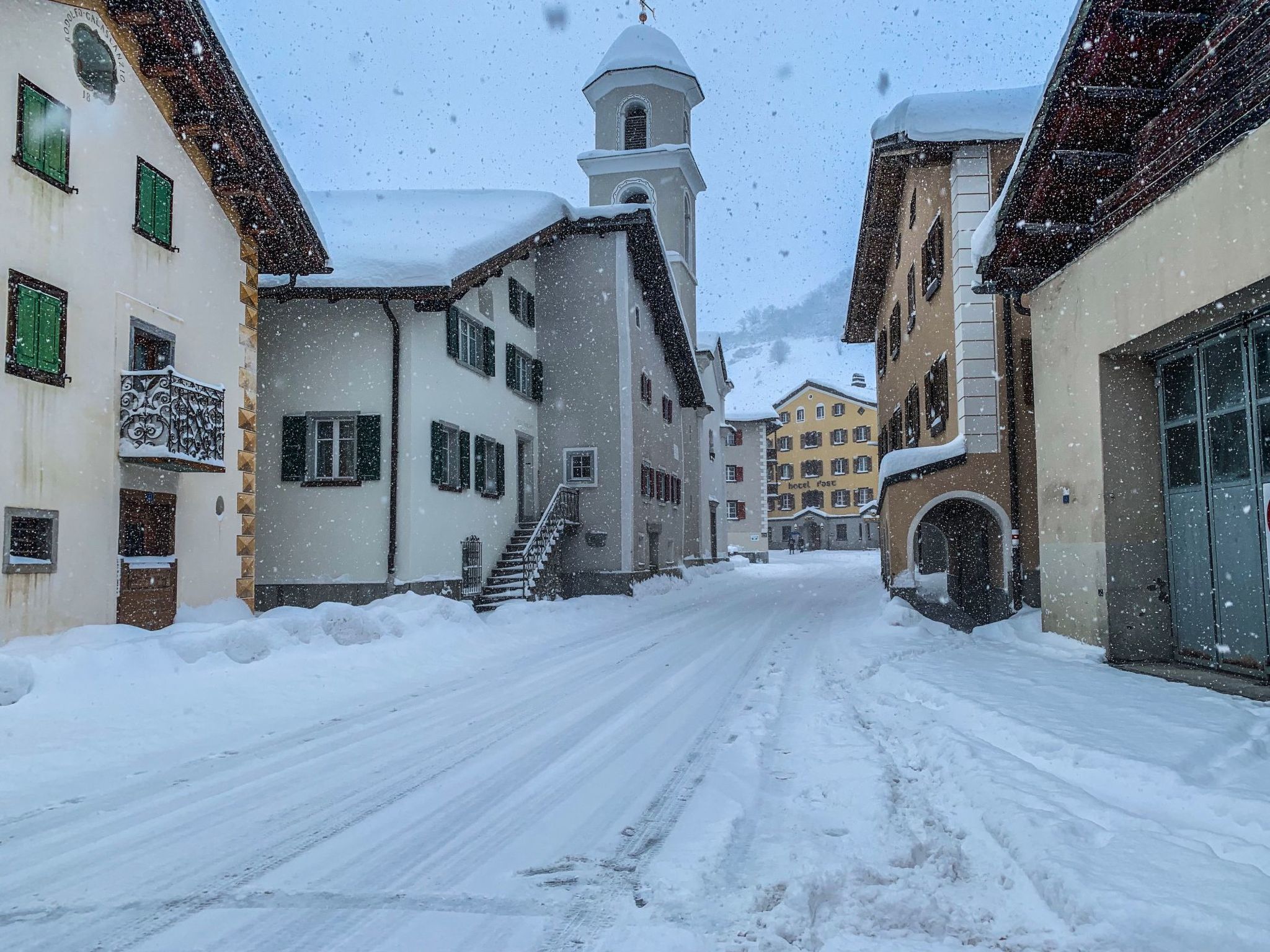 Mit Blick in die Berge-Image-tags.info