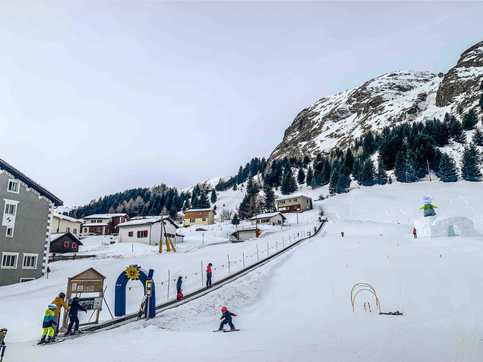 Mit Blick in die Berge-Image-tags.info