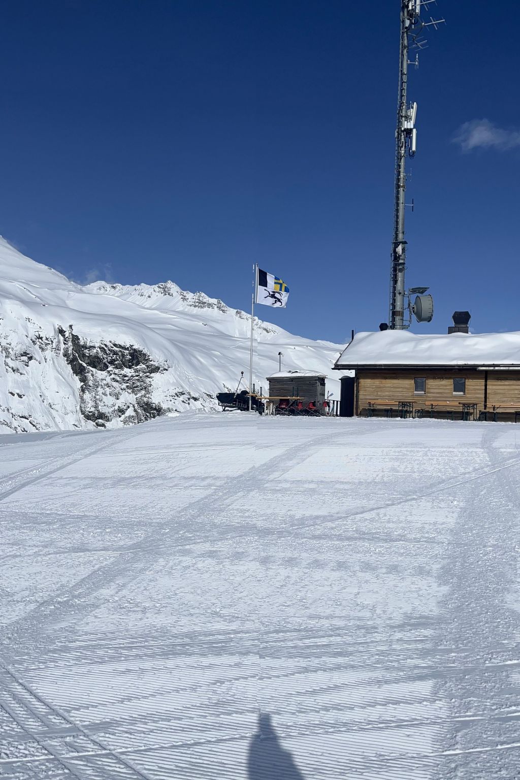 Mit Blick in die Berge-Image-tags.info