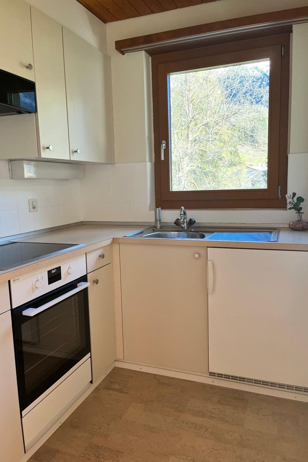 Appartement Albula B Chasa Nana, (Bergün/Bravuogn), 232 – Cuisine et coin repas, photo 22 sur 49