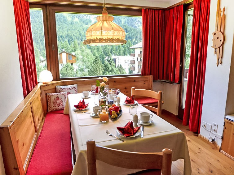 Wellness en bergzicht in appartement Chesa Arlas D2, St. Moritz in St. Moritz
