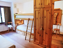 Chesa Arlas D2: Comfortabel appartement in St. Moritz met uitzicht op berg en meer - thumbnail 4