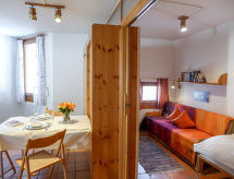 Chesa Maurus A12: Stijlvol appartement in St. Moritz met open haard en bergzicht - thumbnail 6