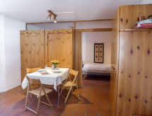 Chesa Maurus A12: Stijlvol appartement in St. Moritz met open haard en bergzicht - thumbnail 3