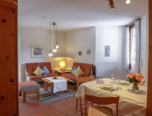 Chesa Maurus A12: Stijlvol appartement in St. Moritz met open haard en bergzicht - thumbnail 1