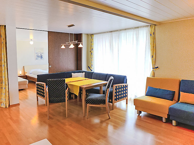Wellness appartement met bergzicht aan het meer in St. Moritz in St. Moritz