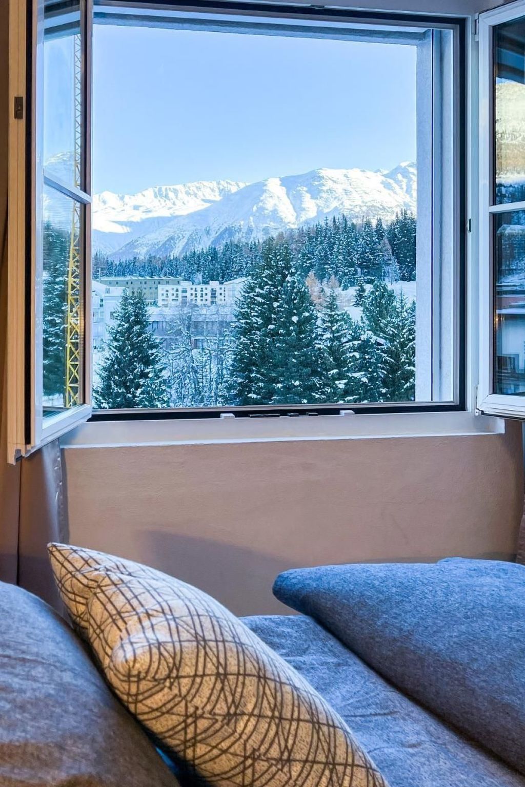 Suot Staz 10-Image-tags.info