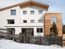 Licht appartement met panoramisch uitzicht op meer en bergen in Champfèr - thumbnail 1
