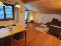 Licht appartement met panoramisch uitzicht op meer en bergen in Champfèr - thumbnail 3