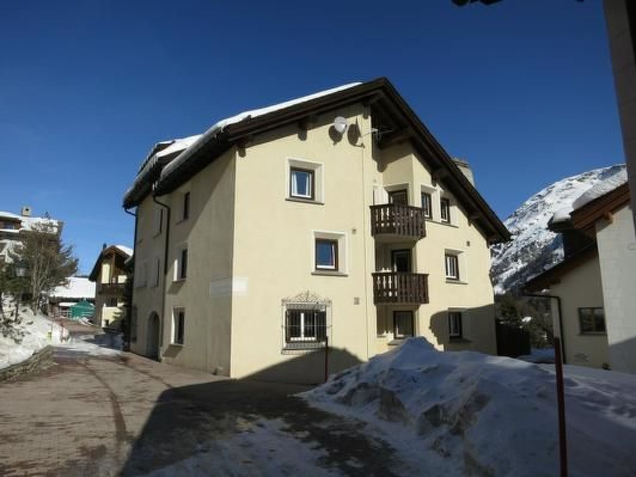 Chesa Cuntainta Villa in St Moritz