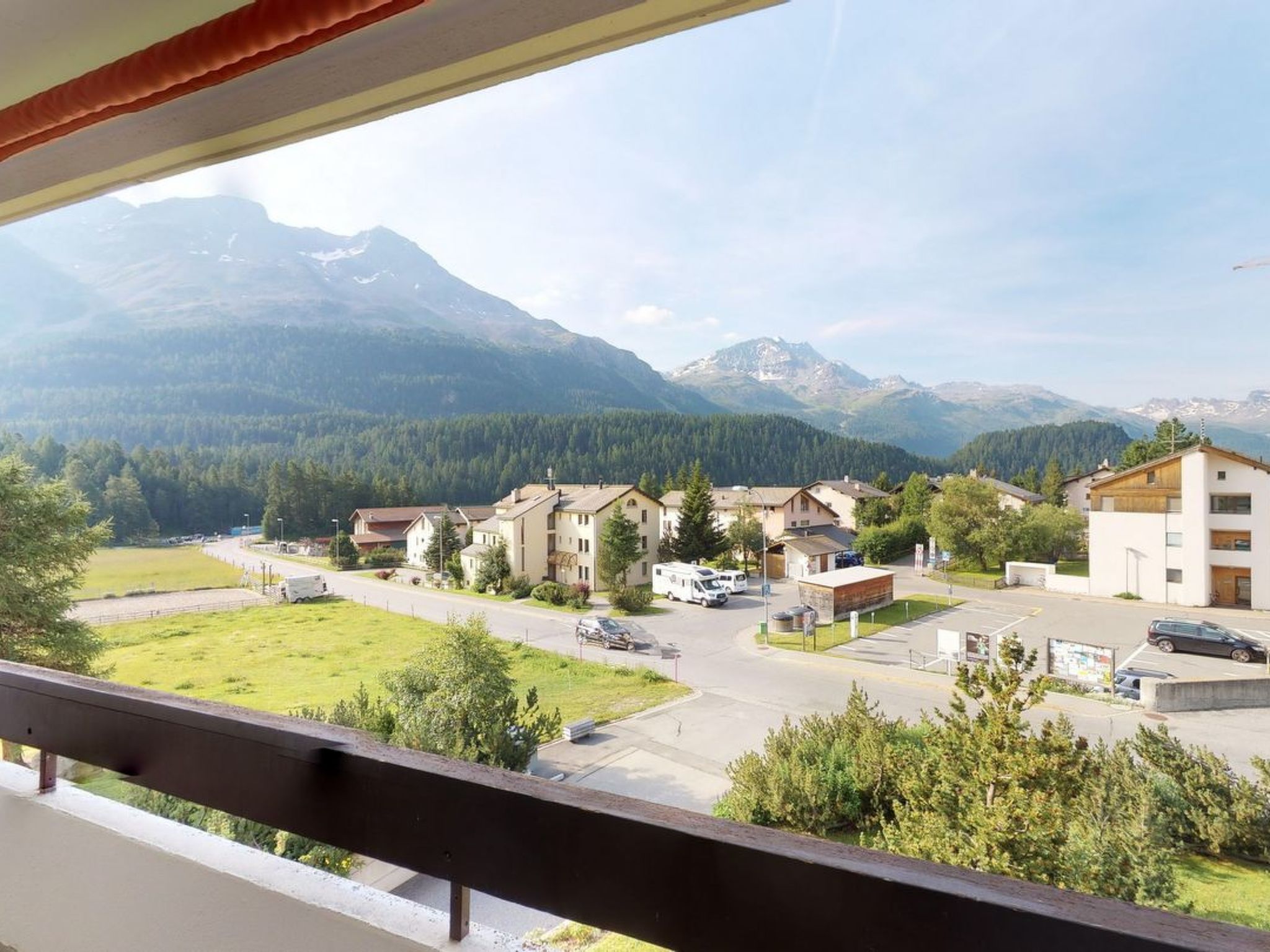 Photo of Apartment Holiday Park 15 - Moderne 3.5-Zimmerwohnung mit Aussicht