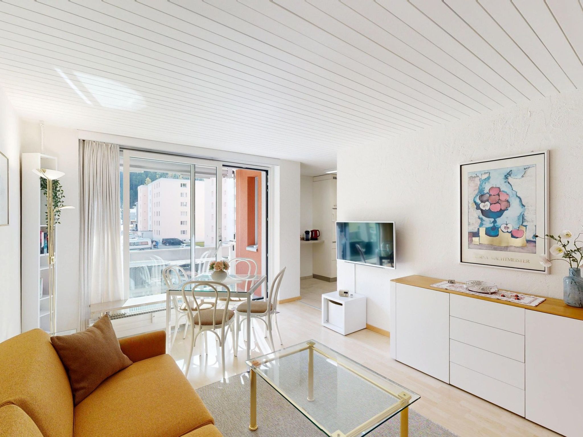 Apartment Skyline 204