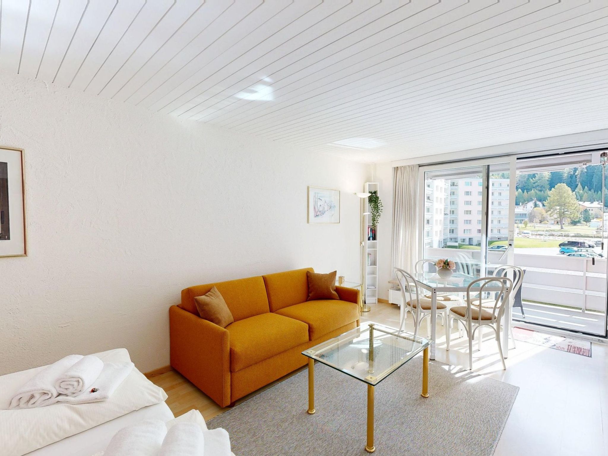 Apartment Skyline 204