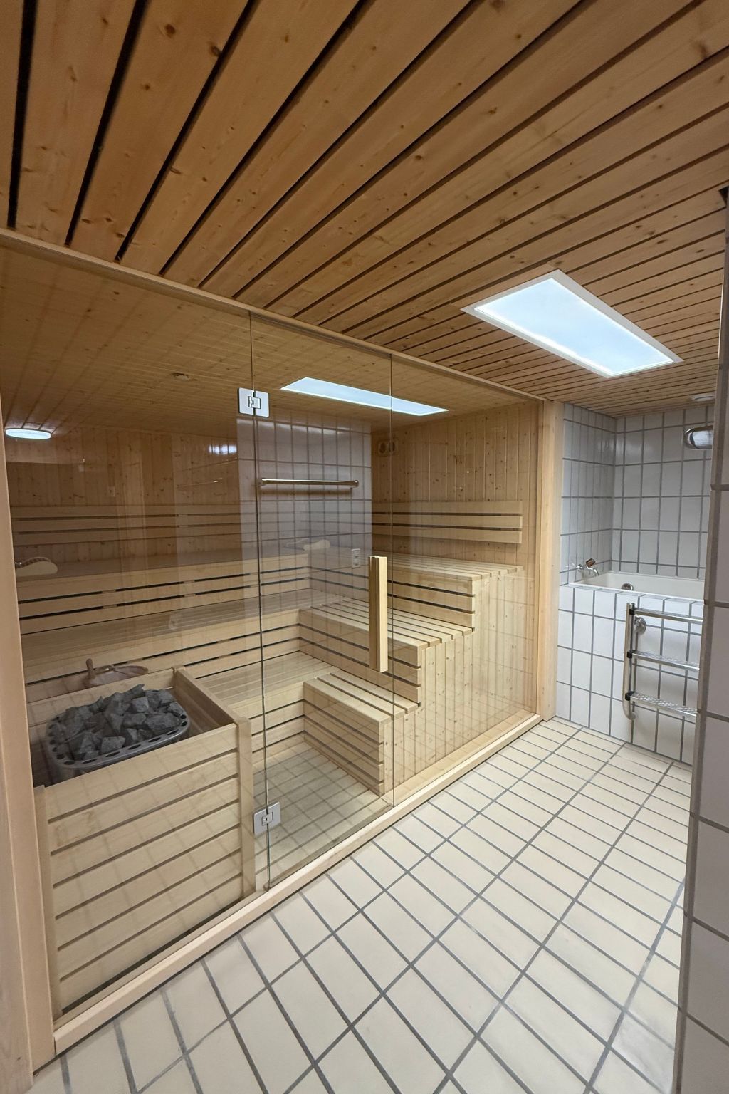 Photo of Studio im Zentrum, Schwimmbad und 400m von Skiliften entfernt