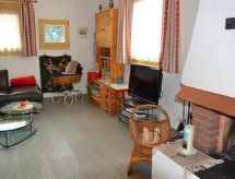 Rustiek appartement aan de skipiste met uitzicht op de bergen in Bever - thumbnail 4