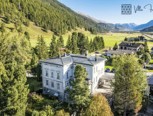 Villa Fried Stüva: Authentiek Engadin-verblijf voor 8 personen met bergzicht - thumbnail 1