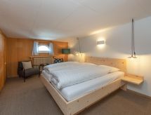 Villa Fried Stüva: Authentiek Engadin-verblijf voor 8 personen met bergzicht - thumbnail 6