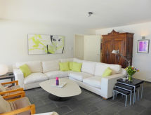 Modern appartement voor 4 personen, direct aan de golfbaan en skipiste in Samedan - thumbnail 1